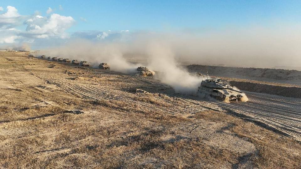 Channel 12 image: The 7th Brigade of the army withdraws from the Gaza Strip.