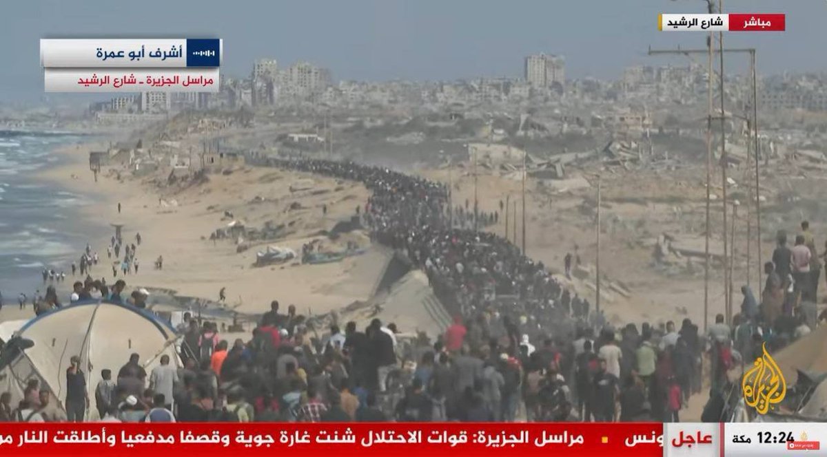 Large numbers of Gazans are making their way back to northern Gaza after the Israeli withdrawal