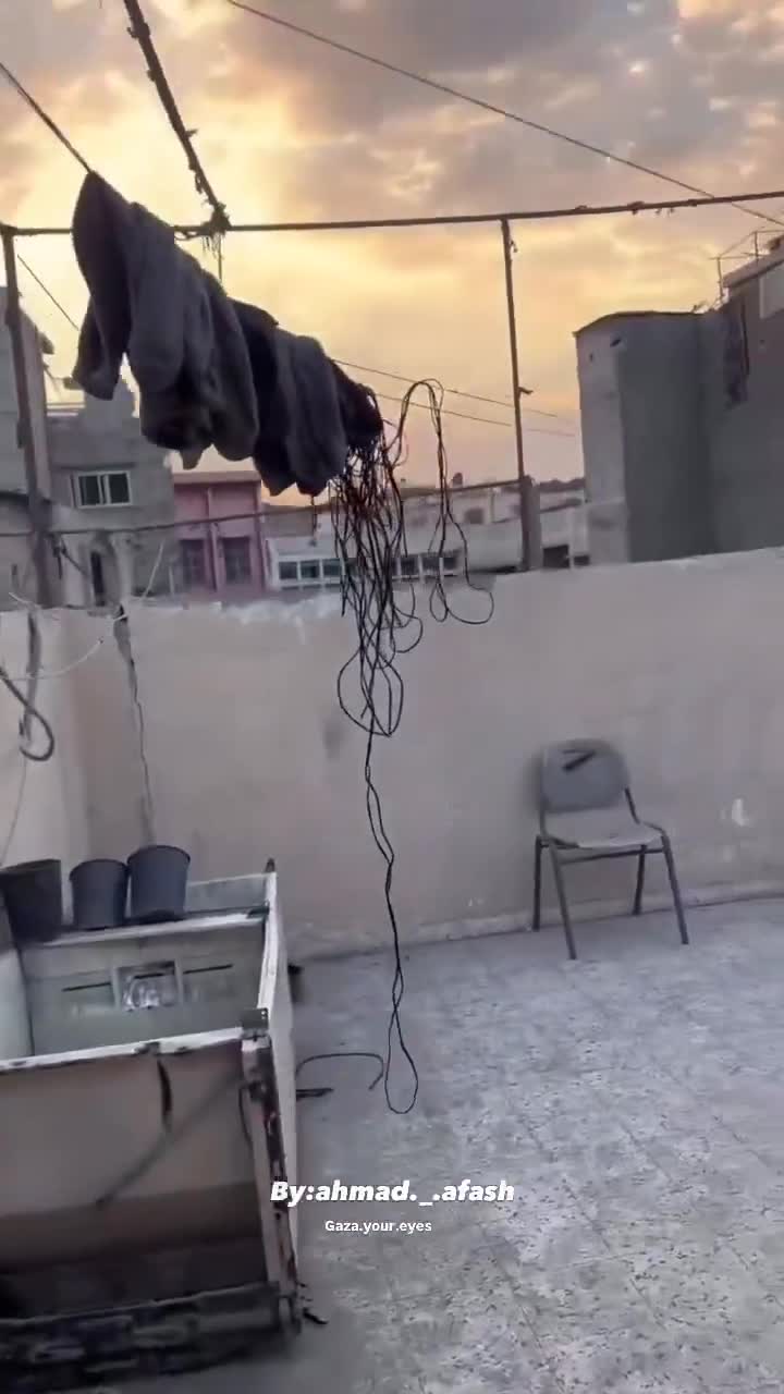 Moment of airstrikes targeting eastern areas of Gaza City this morning