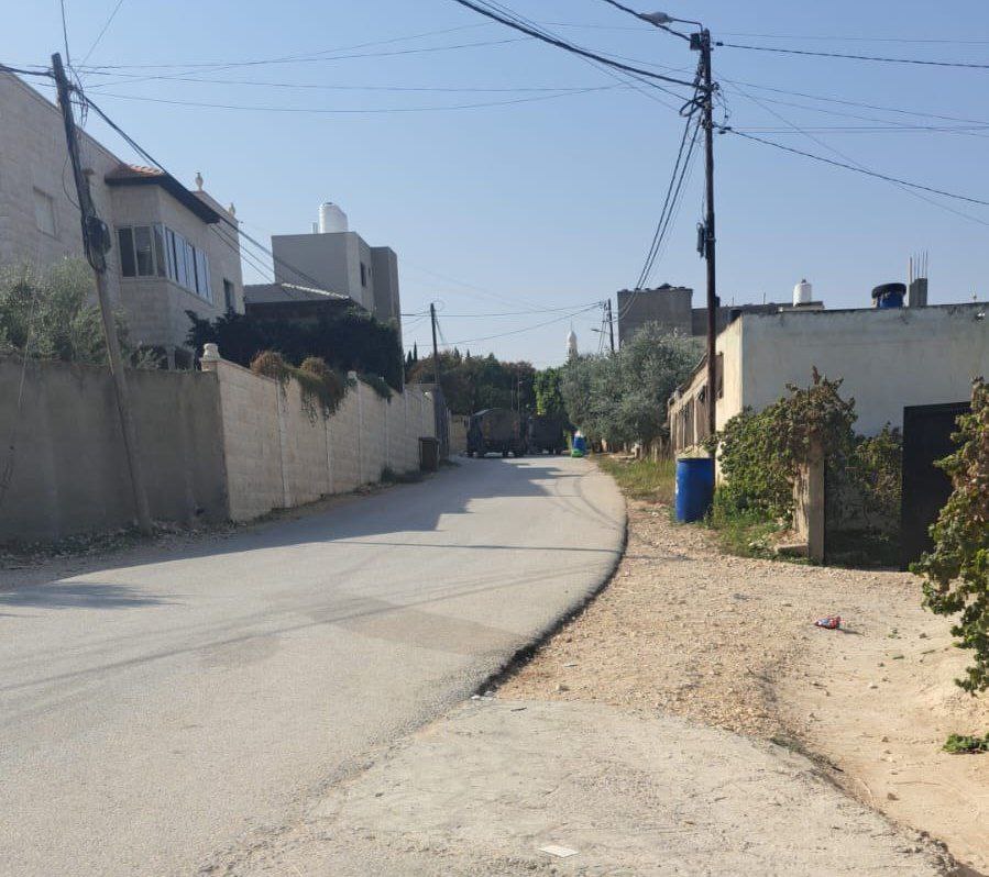 Israeli forces raid Kharouba neighborhood in Jenin city