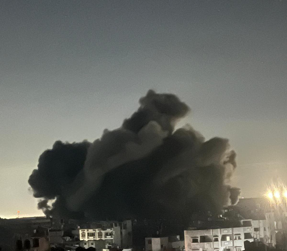 Warplanes launch several raids east of Shuja'iyya and Tuffah