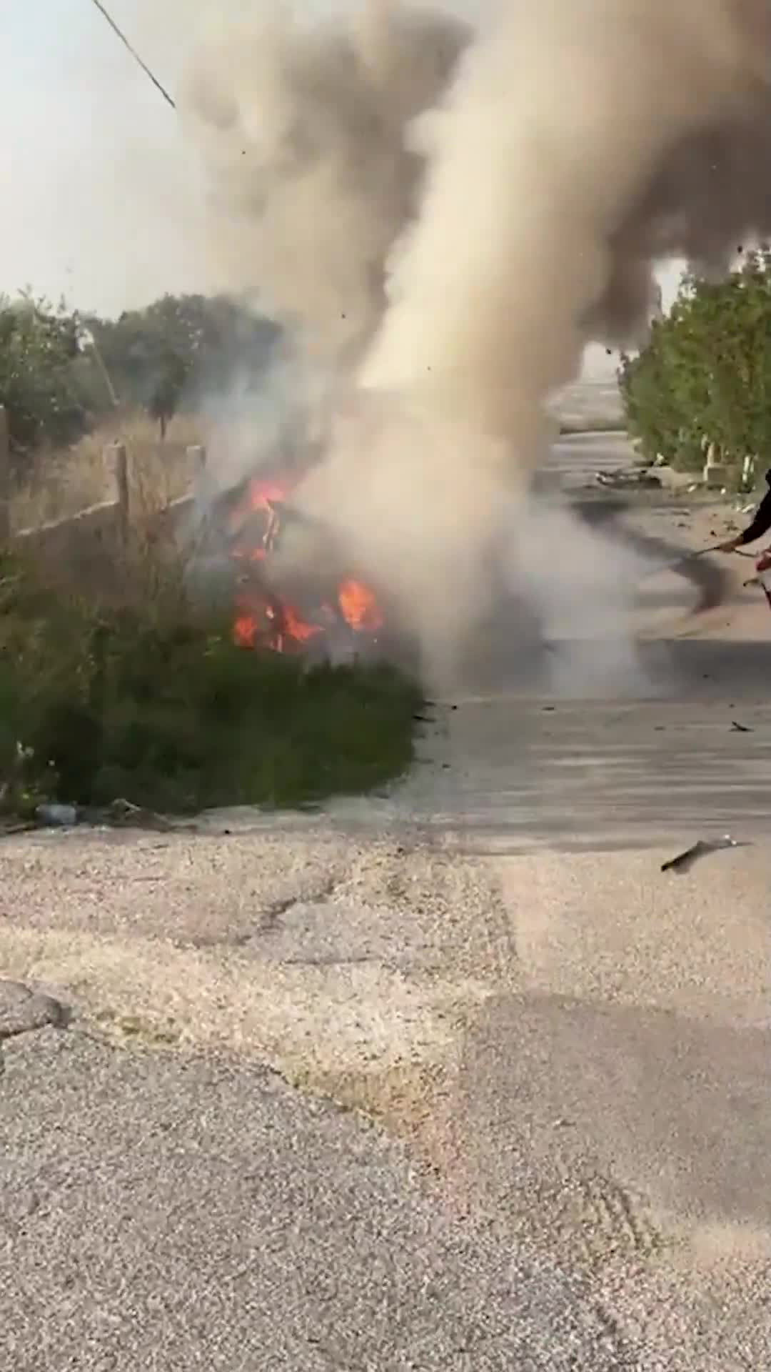 Un video muestra un ataque aéreo israelí contra un automóvil en la zona de Jouya, en Tiro.