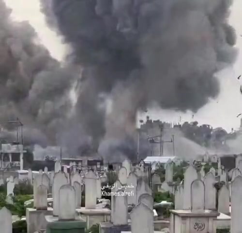 Footage of an Israeli airstrike on a building in Gaza City’s Zeitoun neighborhood, after the Israeli army issued an evacuation warning saying it contained Hamas military infrastructure