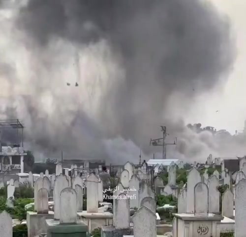 Footage of an Israeli airstrike on a building in Gaza City’s Zeitoun neighborhood, after the Israeli army issued an evacuation warning saying it contained Hamas military infrastructure