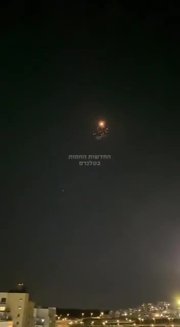 More footage of the ballistic missile over Jerusalem/Beit Shemesh along with interceptors