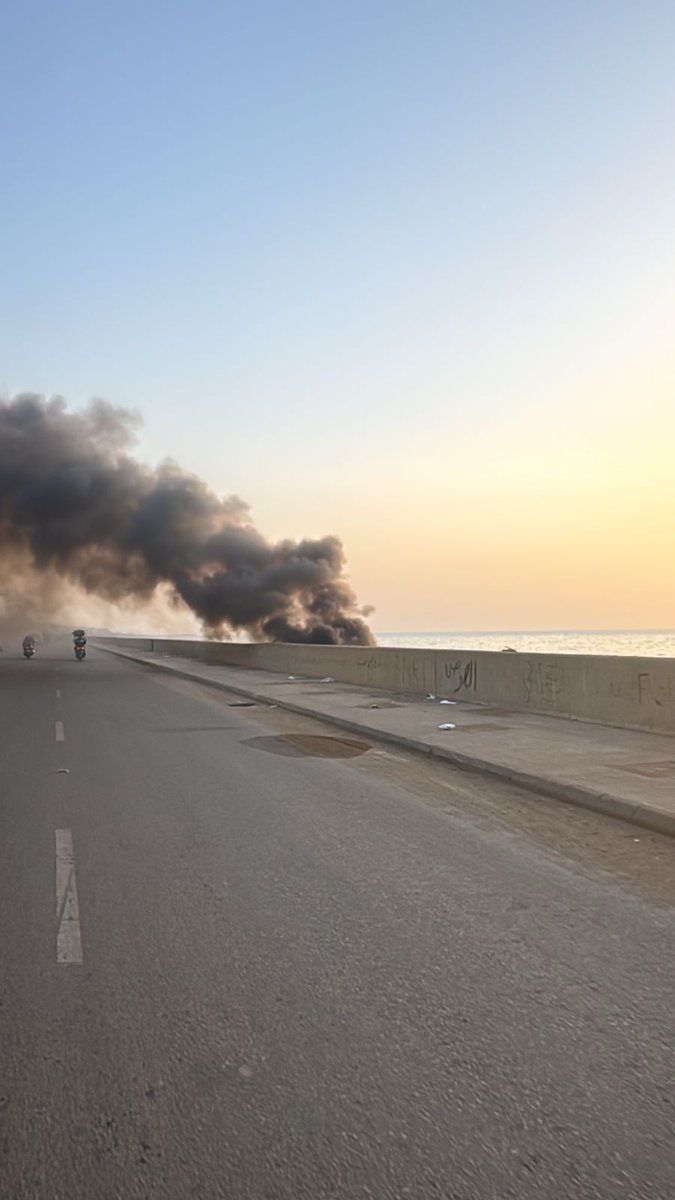 An airstrike targeted the road between Awza'i and Khaldah
