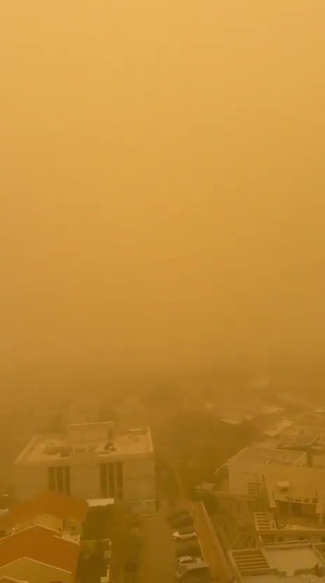 Stormy weather in the south: Sandstorms in the Negev, the sky turned orange in Ashdod