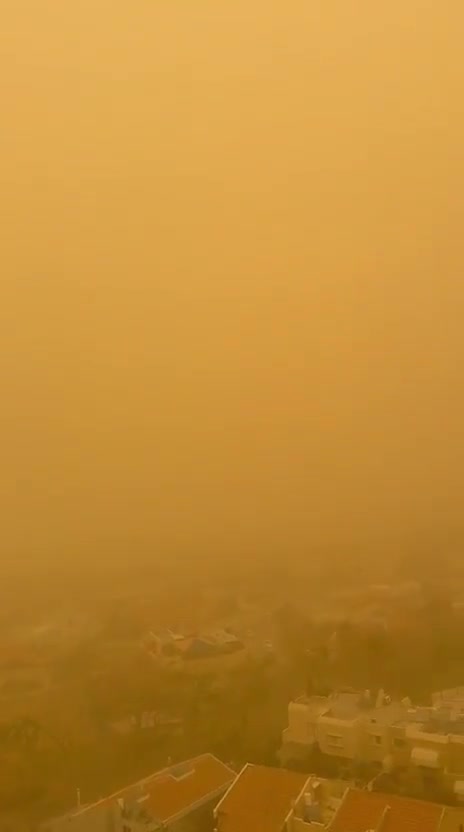 Stormy weather in the south: Sandstorms in the Negev, the sky turned orange in Ashdod
