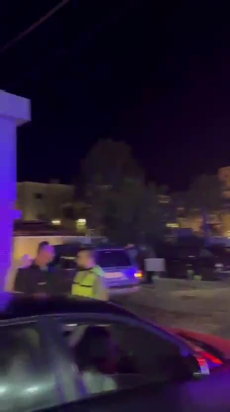 A video circulating online shows a large exodus of people in Tyre following Israeli threats.