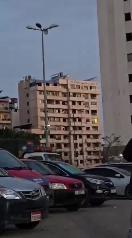 Video documents the moment of the raid on the threatened building in Al-Bashoura.