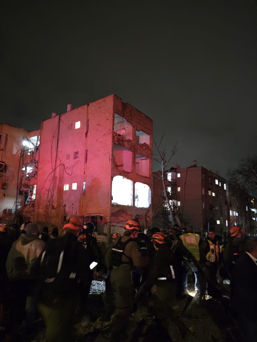 The Israeli Air Force is investigating the failure to intercept the ballistic missile that struck the southern city of Arad a short while ago. The missile, which is assessed to have carried a conventional warhead with hundreds of kilograms of explosives, injured dozens and caused extensive damage. The Home Front Command is also conducting an investigation into the circumstances of the impact. Both the IAF and Home Front Command are also investigating the earlier impact in the nearby city of Dimona, which injured dozens more people.