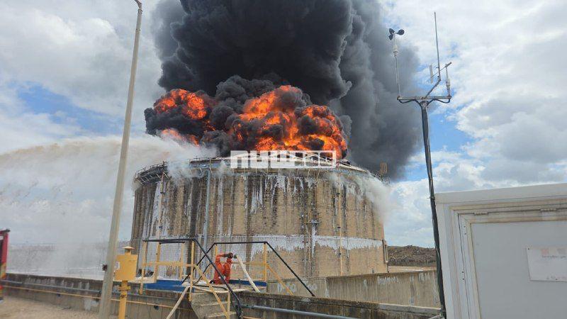 Fire as result of the attack on the Haifa refinery.