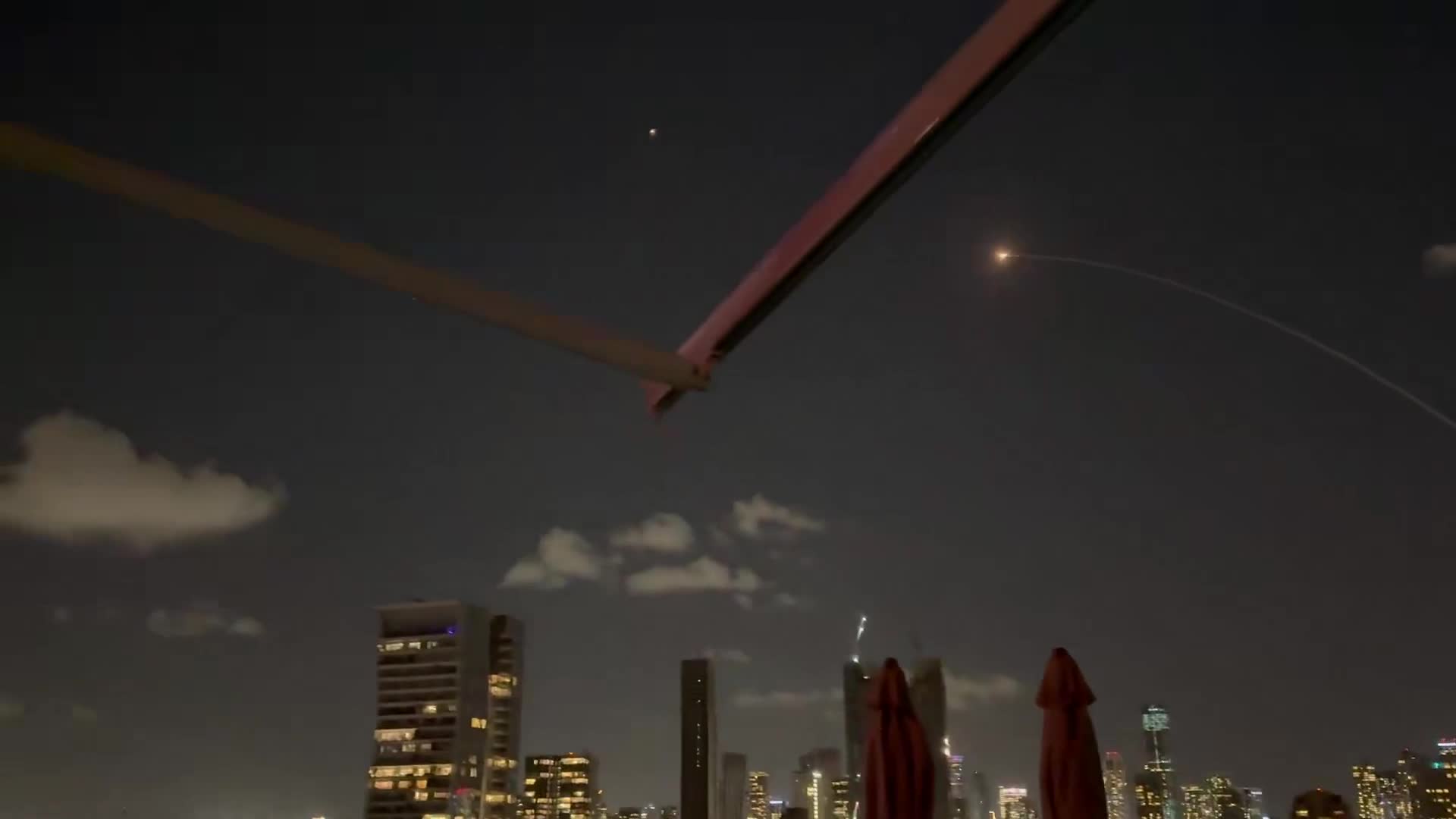 טיל איראני נוסף מעל תל אביב וירי נוסף של מטוסי יירוט