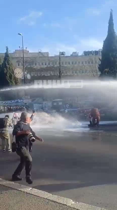 Hundreds protested outside the Knesset against the death penalty law for terrorists, riot police dispersed them