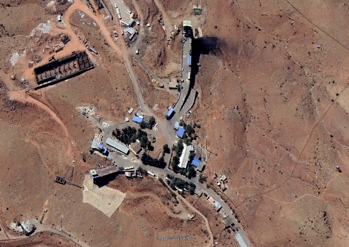 Two more missile-related targets in Khojir struck by the Israeli army today: - Likely liquid-propellant production site (35.693° 51.644°) - Liquid-propellant engine test stands (35.656° 51.651°)
