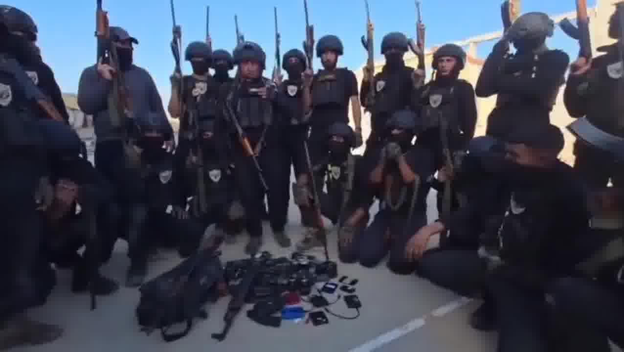 The anti-Hamas militia, the Free Homeland Forces, led by Shawqi Abu Nasira, claimed responsibility for killing five Hamas members in al-Maghazi. Among those killed was alleged Hamas commander Musa al-Aydi. There are reports that al-Aydi and his entourage were killed in school