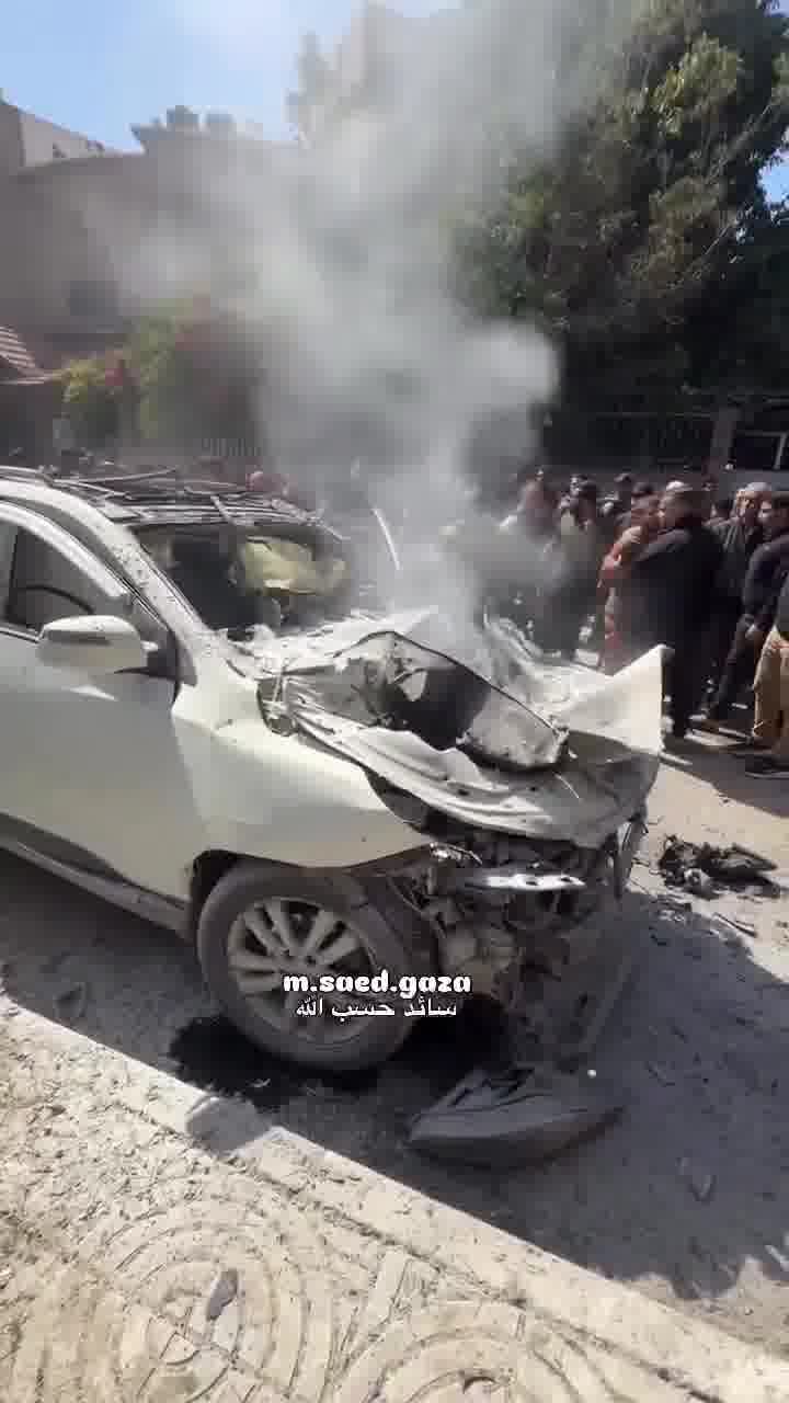 Three dead and several wounded in an airstrike targeting a vehicle near Haider roundabout, west of Gaza City.