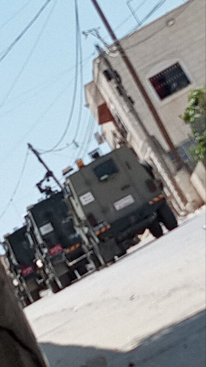 Israeli forces storm Jabal Abu al-Gharat in the town of Deir Samet, west of Dura city, south of Hebron.