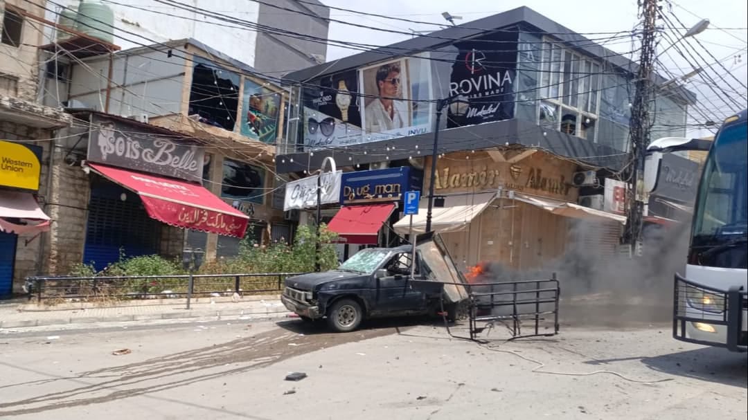 One dead and two wounded in an airstrike targeting a car in the middle of the commercial market in Nabatieh