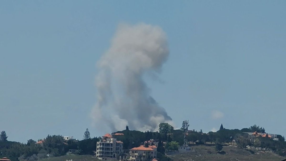 An airstrike targeted the town of Mefdon.