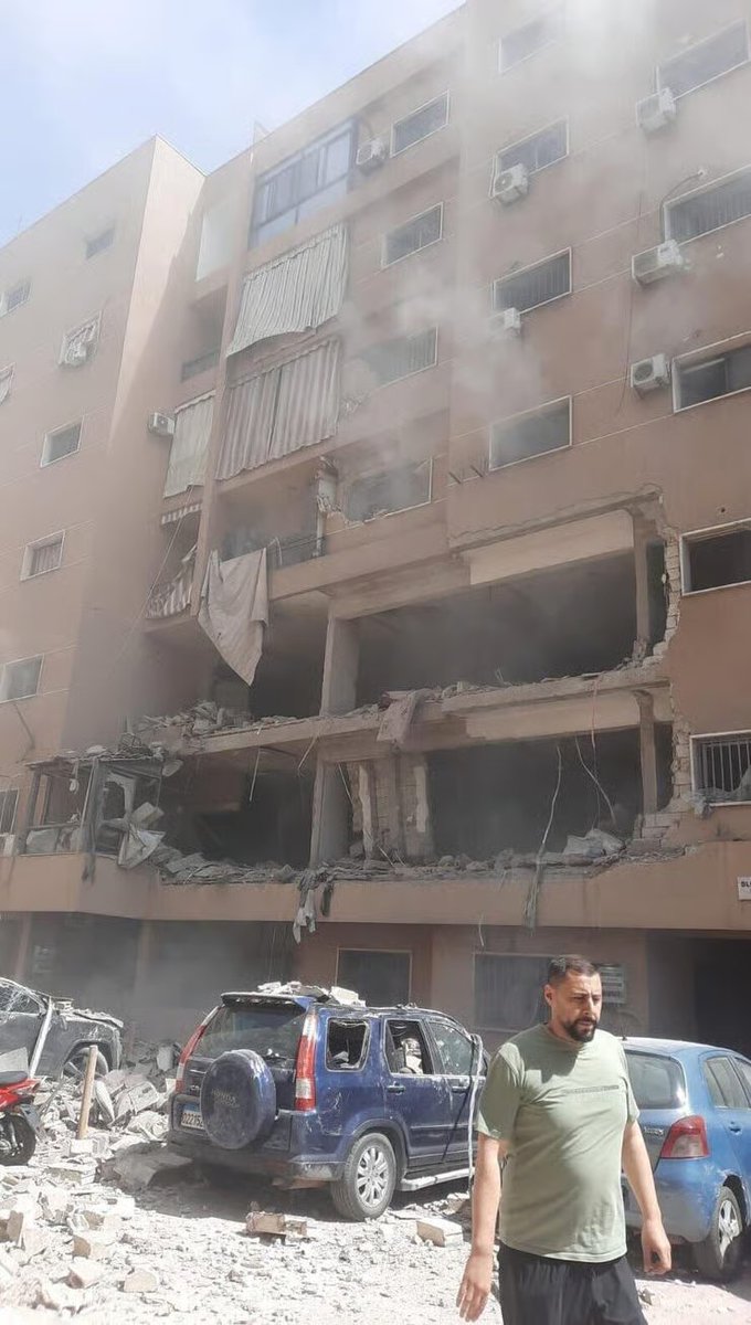 Israeli strike in Beirut, reportedly targeting two appartments - Israeli reports claim they were used as a Hezbollah HQ