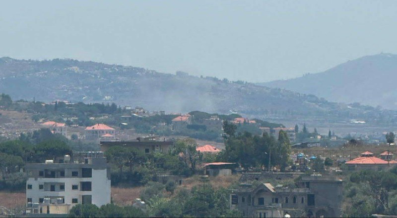 Artillery shelling between the towns of Nabatieh al-Fawqa and Kafr Tebnit.