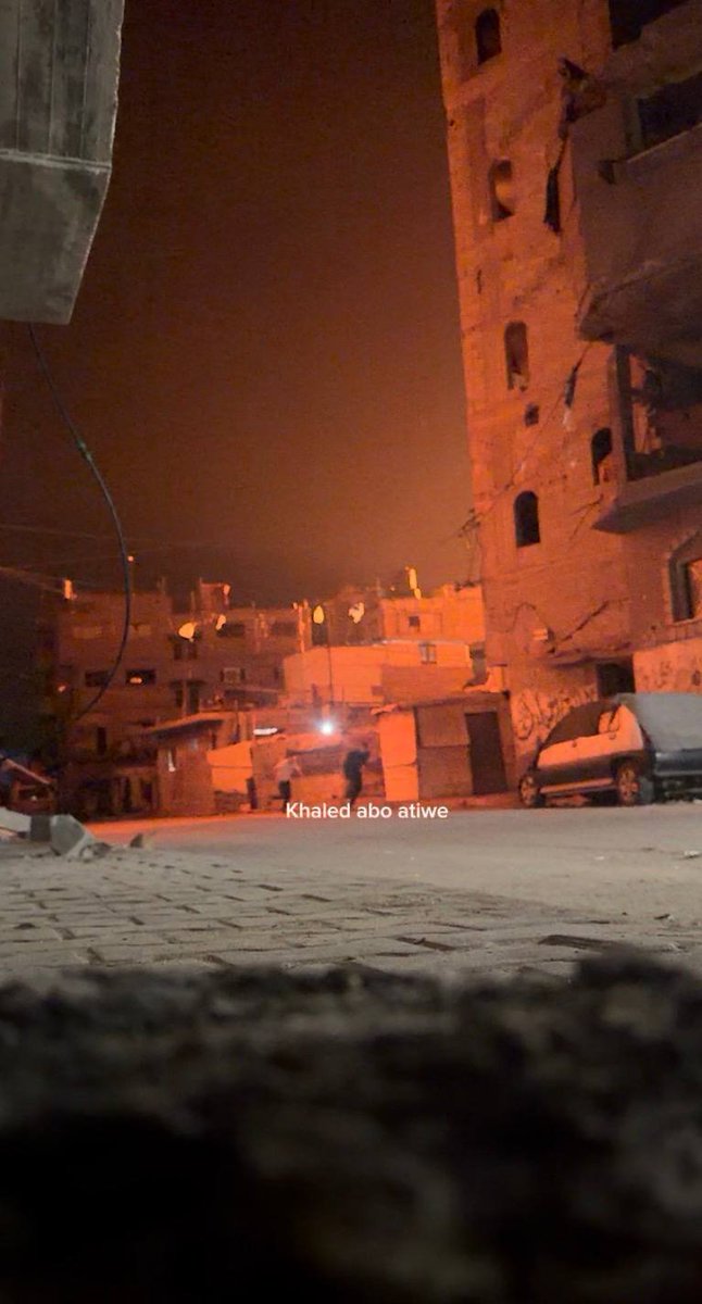 Warplanes launched an airstrike targeting the home of the Shaarawi family in Block 6 of the Bureij camp in the central Gaza Strip after issuing an evacuation warning.