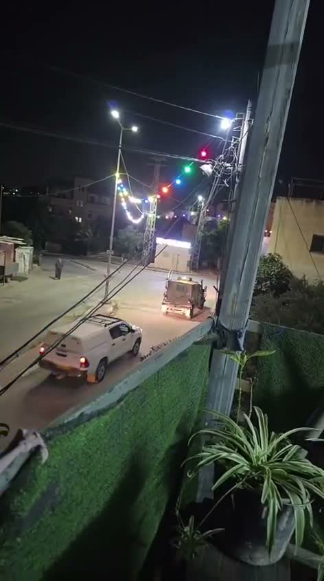 Israeli security forces operation in the town of Kafr Haris, north of Salfit, and closing its entrances to secure the settlers' incursion.