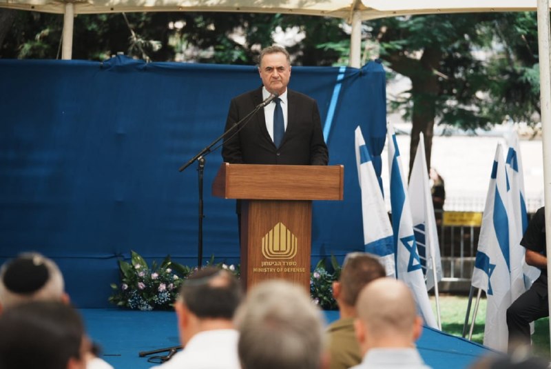 Defense Minister Israel Katz warns that if Iran attacks Israel, the military will target all of the regime's infrastructure, including energy infrastructure. There are signs we are seeing that indicate that the heavy economic pressure Iran is under and the fear of an uprising and the fall of the regime could push them to desperate measures, Katz says at a Jewish New Year toast with Defense Ministry employees.An Iranian attack on Israel will free us from all constraints, we will strike all infrastructure - including energy infrastructure - and return Iran to the Stone Age and darkness, he says.Katz adds that Israel is well prepared, defensively and offensively, for every possibility - and the Israeli army is ready to carry out the mission.