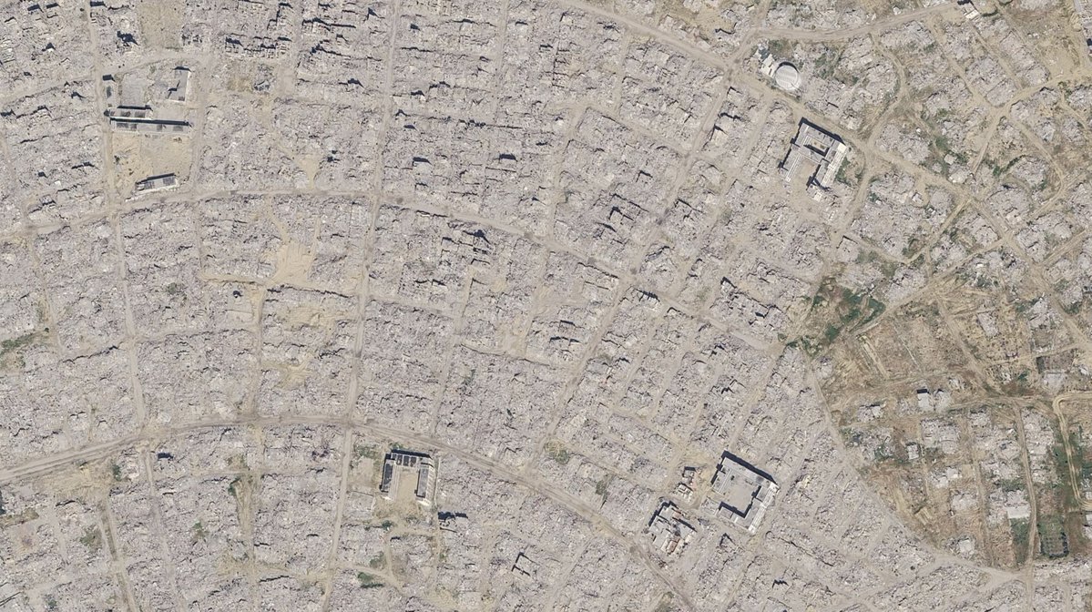 Google a ajouté de nouvelles images satellite haute résolution, datant d'au début de 2026, couvrant la majeure partie du sud de Gaza. Une superficie totale de 235 km² (99 km² en janvier et 137 km² en février).