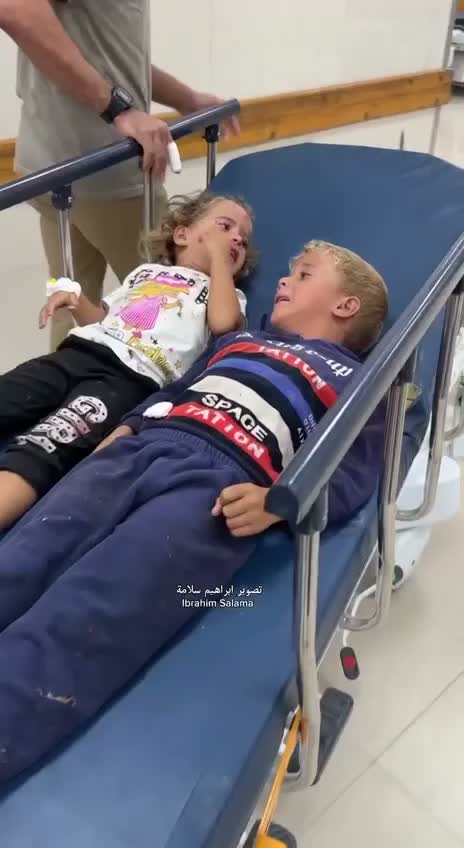 One dead and four injured, including a mother and her child, arrive at Nasser Hospital after an attack targeting the Mawasi area west of Khan Yunis, Gaza Strip